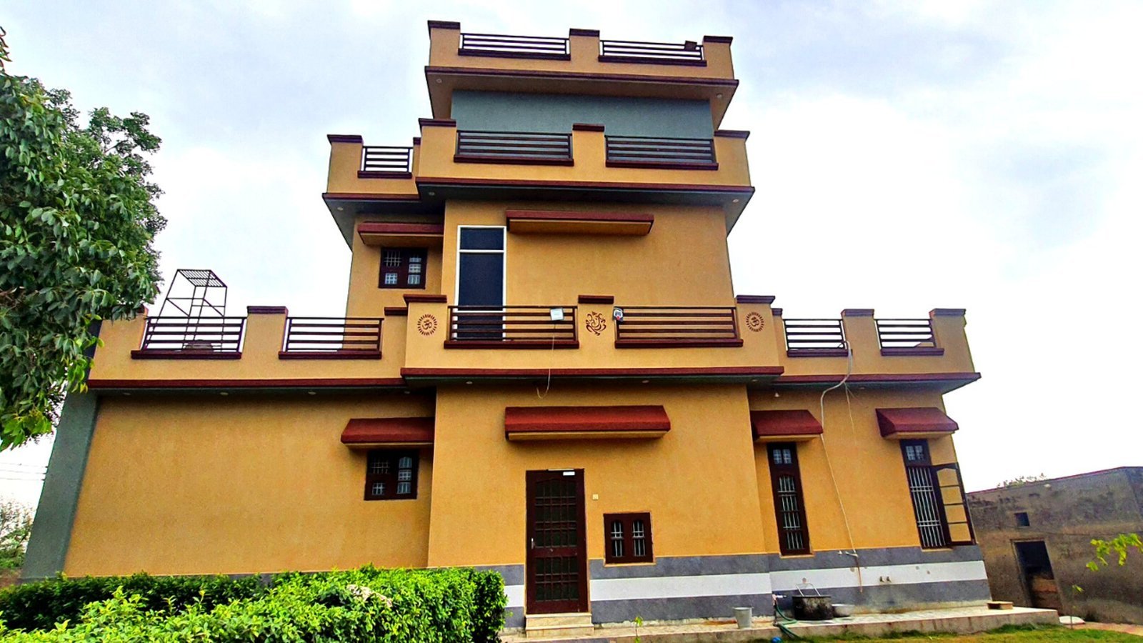 Mustard exterior wall texture paint